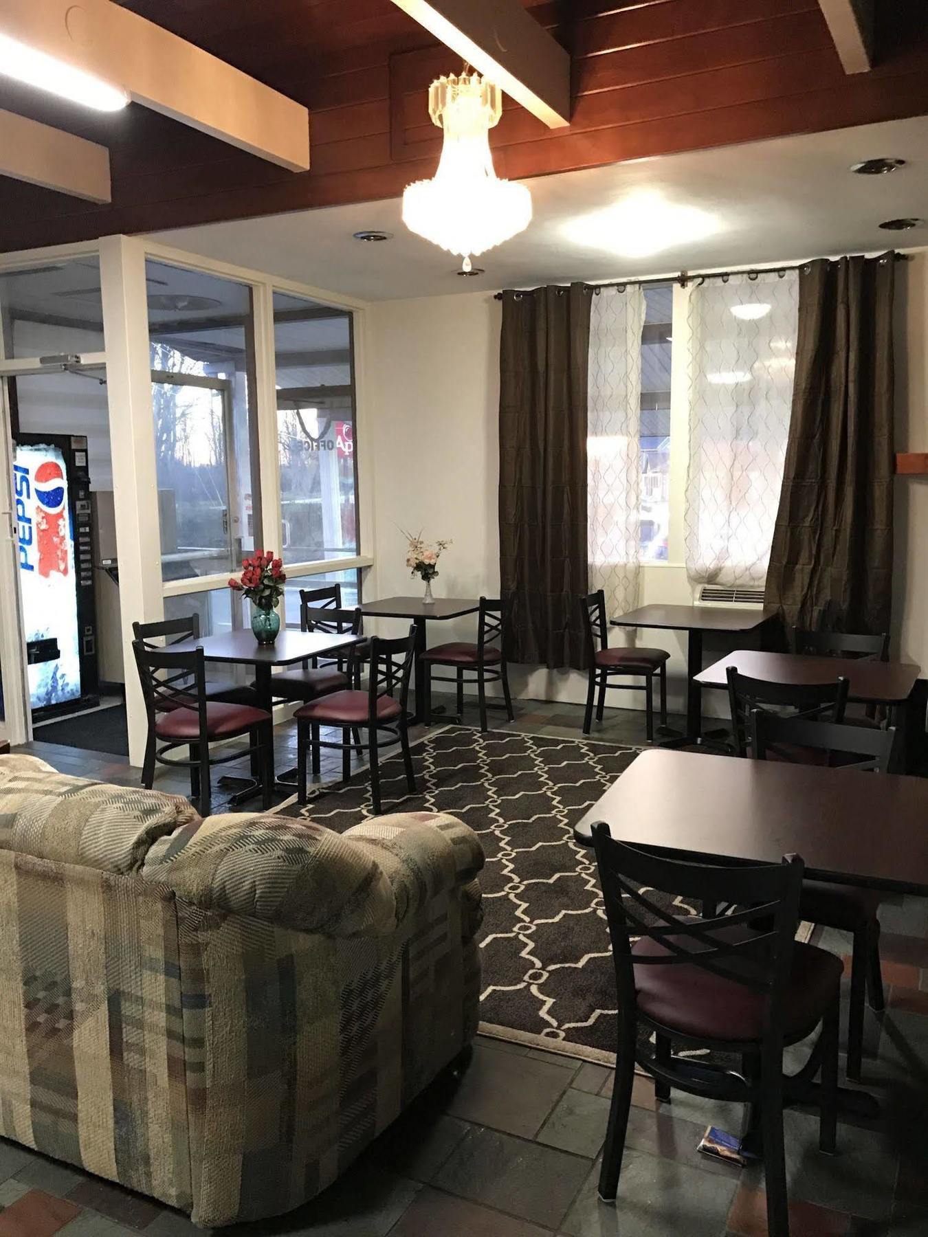 Budget Inn Батавия Экстерьер фото